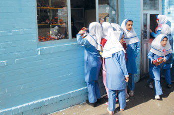 ۴۰ درصد مدارس خوزستان پایگاه تغذیه سالم دارند