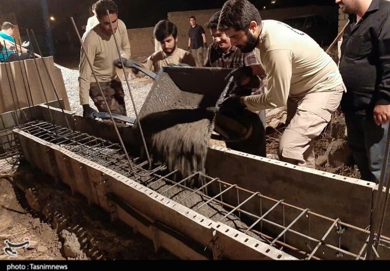 خدمات گروه‌های جهادی آرامشی بر آلام سیل زدگان خوزستان؛ تداوم جهاد از سوی سپاه دزفول +تصویر