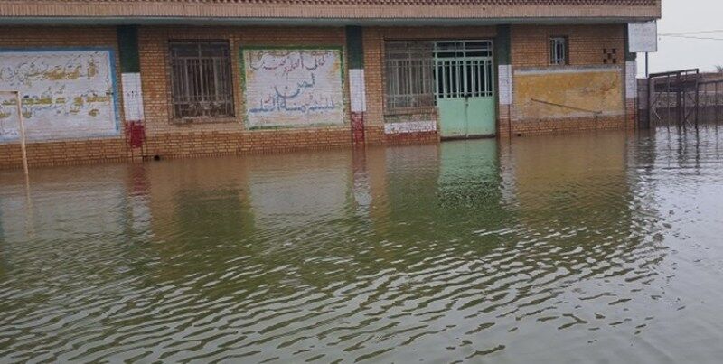 خیران ۷۰۰ میلیارد ریال به مدارس سیل‌زده خوزستان کمک کردند