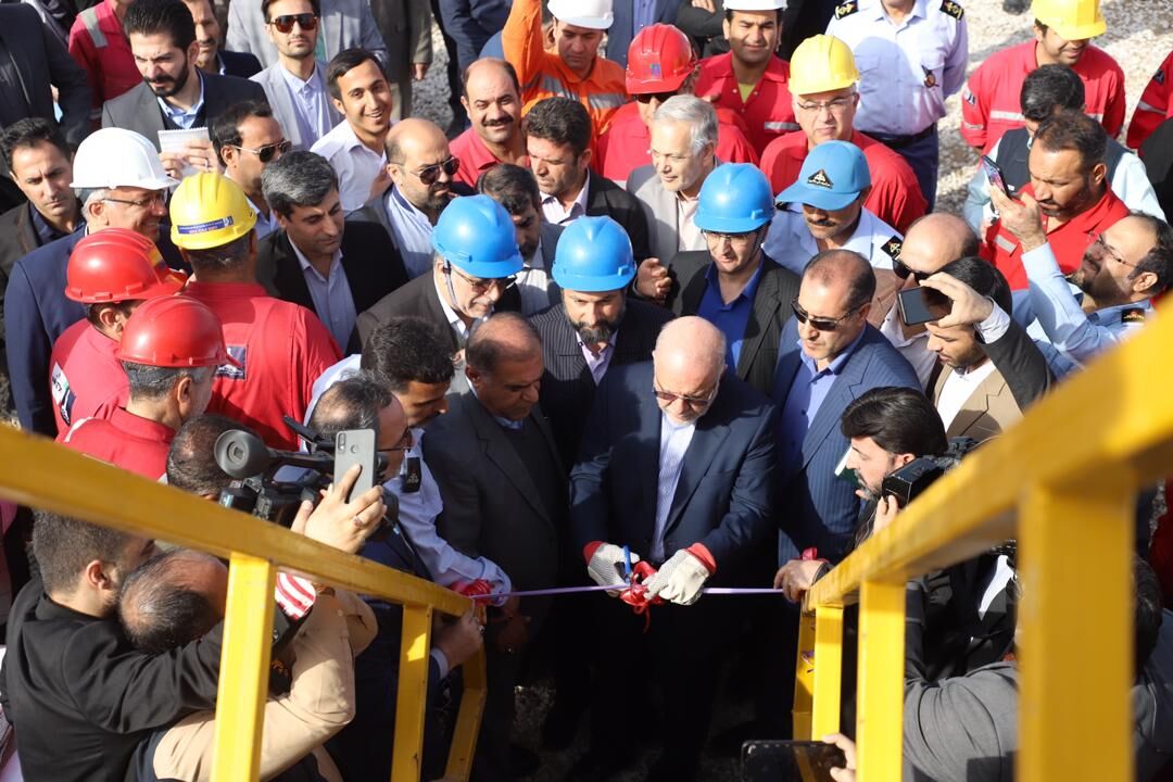 دکل ۷۲ فتح با حضور وزیر نفت در سایت بازسازی‌ شماره یک شرکت ملی‌حفاری ایران رونمایی شد.