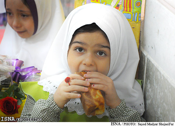فعالیت مدارس خوزستان براساس نظر ستاد ملی کرونا است