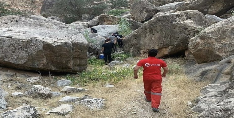 نجات جان پنج گردشگر گرفتار شده در مناطق کوهستانی دزفول
