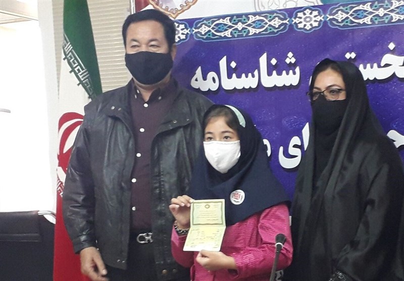 خوزستان/ صدور نخستین شناسنامه فرزندان دارای مادر ایرانی و پدر خارجی