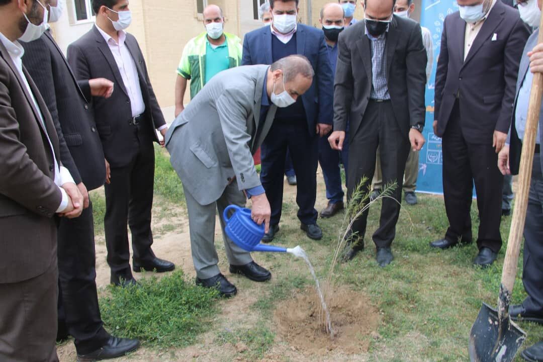 استاندار:خوزستان در زمینه بیابان زدایی موفق عمل کرده‌است