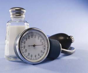 نمک از عوامل افزایش فشار خون در افراد