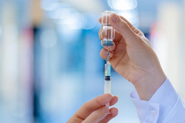 معاون بهداشت علوم پزشکی اهواز عنوان کرد پوشش تنها ۱۷ درصدی دوز سوم واکسن در خوزستان / لزوم ارائه کارت واکسیناسیون در ادارات