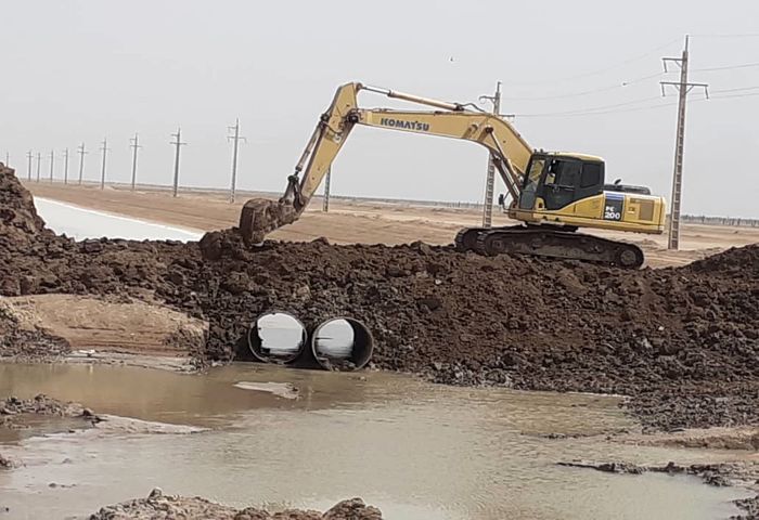 عملیات آماده سازی و آبشویی مقطع انتهایی کانال KQ از شبکه آبیاری آبادان آغاز شد